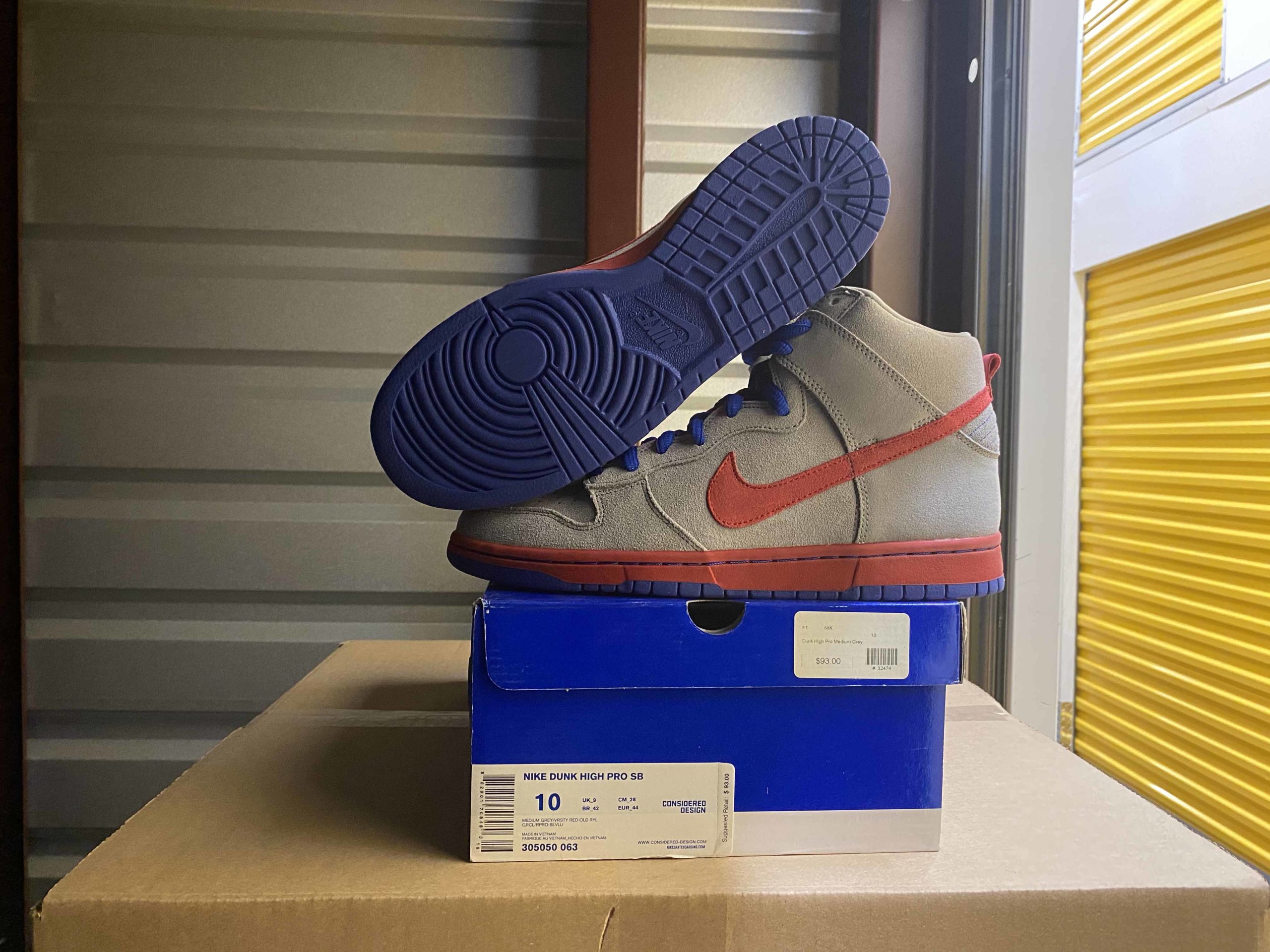 medium grey dunk high