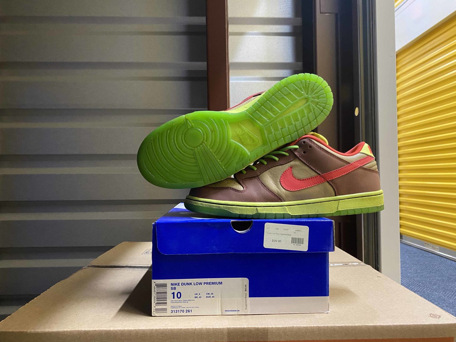 dunk low premium sb toxic sea robin